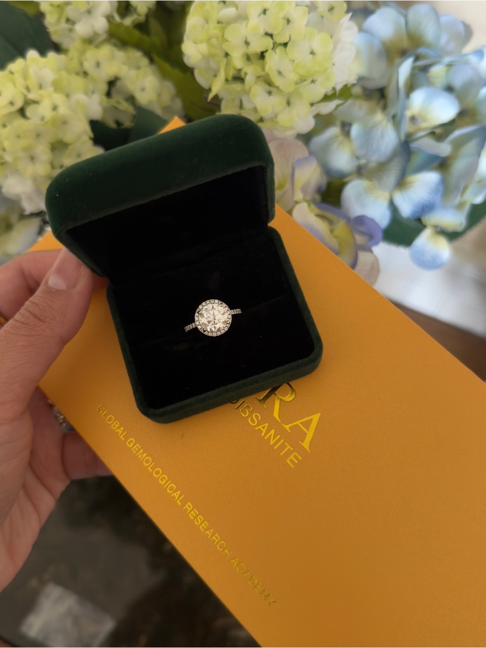 10k real gold 3ct round Moissanite with lab diamonds halo ring sz 6